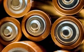 Manganese lithium batteries